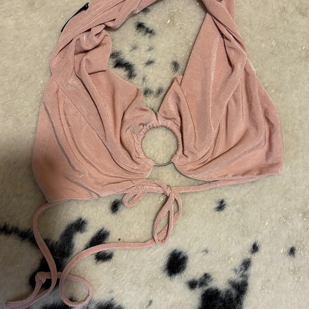 white fox pink top.